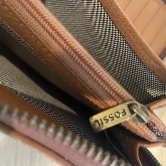 FOSSIL Brown Weave Imprint Leather Zip Around Clutch Wallet - Picture 9 of 16